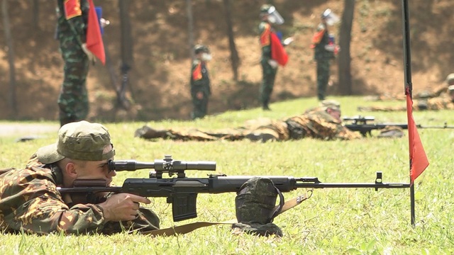 Army Games 2021: Các “Xạ thủ bắn tỉa” hoàn thành thử thách bắn đêm, kết thúc ngày thi đấu đầu tiên - Ảnh 9.