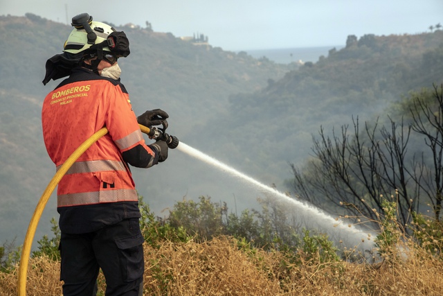 Cháy rừng hoành hành ở Tây Ban Nha khiến hơn 900 người phải sơ tán, 1 người thiệt mạng - Ảnh 3.