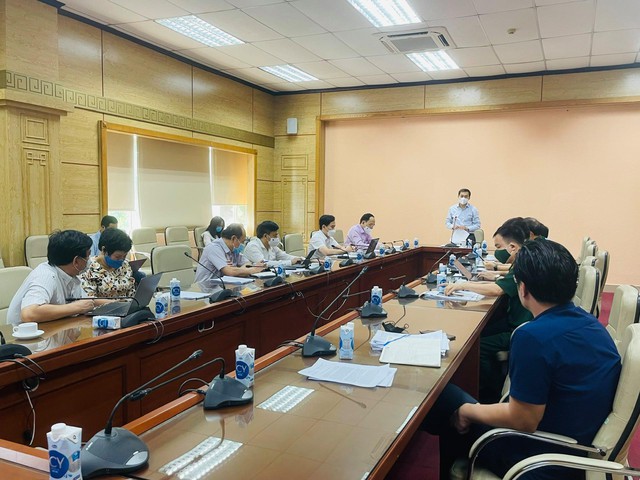 Thứ trưởng Trần Văn Thuấn đề nghị đẩy nhanh tiến độ nghiên cứu, sản xuất vaccine COVID-19 - Ảnh 1.