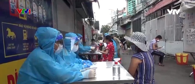 TP Hồ Chí Minh tăng tốc bao phủ vaccine - Ảnh 1.
