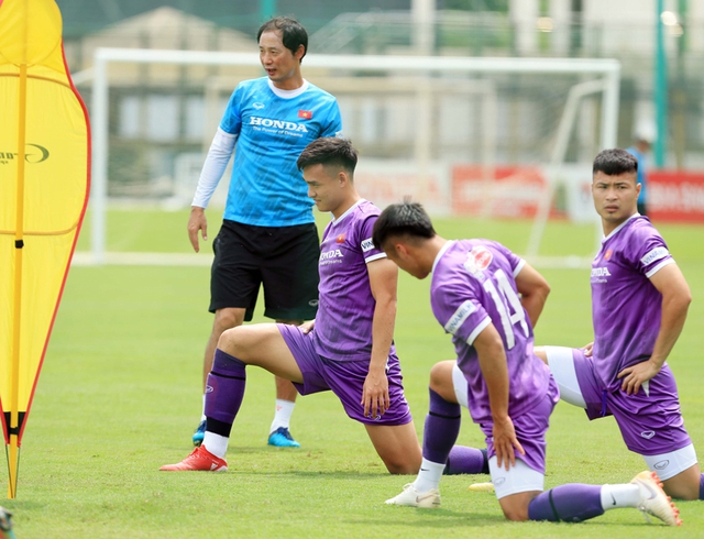Cầu thủ ĐT U22 Việt Nam bắt đầu cảm nhận sức nóng của Vòng loại U23 châu Á 2022 - Ảnh 1.