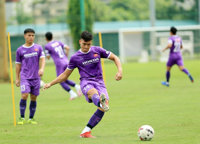 Cầu thủ ĐT U22 Việt Nam bắt đầu cảm nhận sức nóng của Vòng loại U23 châu Á 2022 - Ảnh 2.