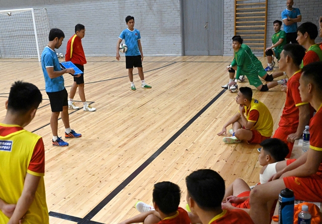 Vũ Đức Tùng chưa thể ra sân trong trận ĐT futsal Việt Nam gặp ĐT futsal Nga tại vòng 1/8 - Ảnh 2.