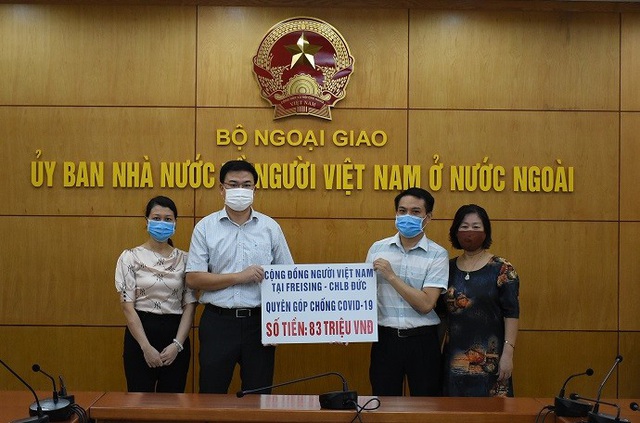 Cộng đồng người Việt ủng hộ hơn 800 triệu đồng cho công tác phòng chống COVID-19 trong nước - Ảnh 2.