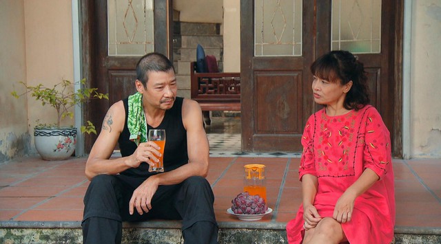 Hương vị tình thân phần 2 - Tập 40: Bà Sa thú nhận tung clip của Dương, chỉ trích con rể - Ảnh 8.