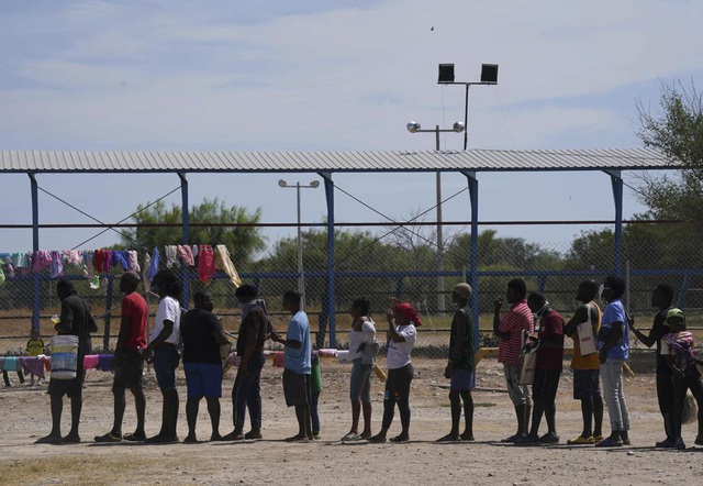 Mexico mạnh tay truy tìm người di cư bất hợp pháp - Ảnh 1.