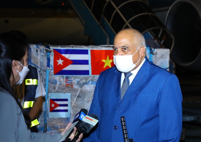 Chủ tịch nước dự Lễ bàn giao vaccine và trang thiết bị y tế từ chuyến công tác tại Cuba và Hoa Kỳ - Ảnh 2.