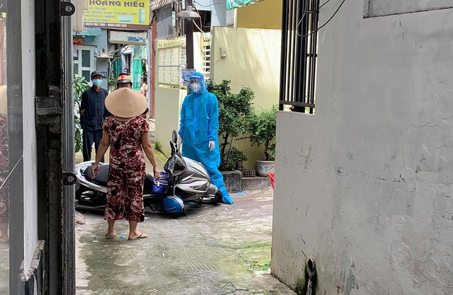 Điều tra vụ người dân và nhân viên y tế ẩu đả ở TP Hồ Chí Minh - Ảnh 1.