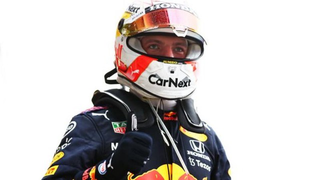 Lewis Hamilton giành chiến thắng tại GP Nga - Ảnh 1.