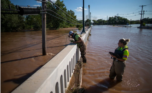 Tổng thống Biden đến kiểm tra thiệt hại do bão Ida gây ra tại Louisiana - Ảnh 2.