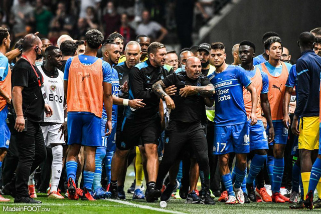 BTC Ligue 1 đưa ra án phạt cho vụ bạo loạn giữa Nice - Marseille - Ảnh 3.