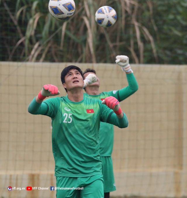 ĐT Việt Nam hứng khởi trong buổi tập đầu tiên của năm 2022 - Ảnh 5.