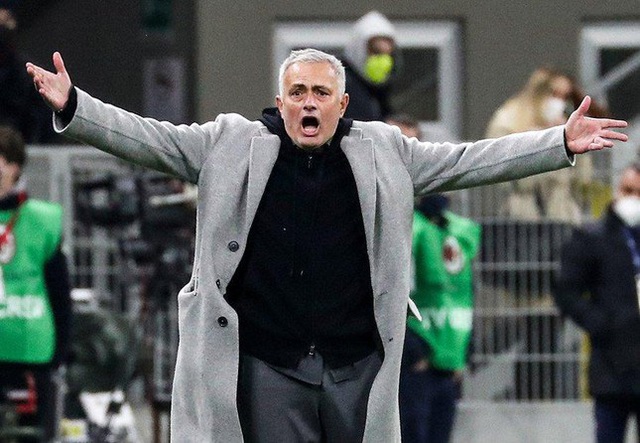 HLV Jose Mourinho: Cầu thủ của tôi hoảng loạn khi Juventus rút ngắn tỷ số - Ảnh 2.