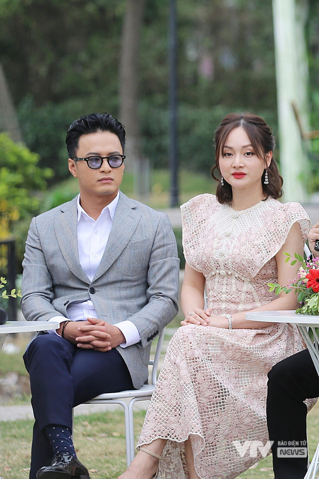 Sánh vai Hồng Đăng, Lan Phương bật khóc tại Gặp gỡ diễn viên truyền hình 2022 - Ảnh 3.