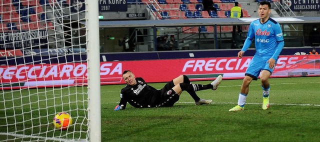 Napoli giành chiến thắng trên sân của Bologna - Ảnh 2.
