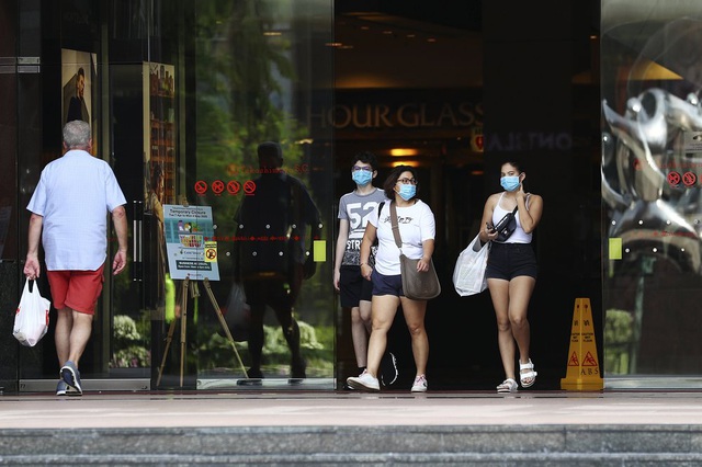 Trung Quốc đối mặt với làn sóng dịch nghiêm trọng, Singapore có ca tử vong đầu tiên do Omicron - Ảnh 2.