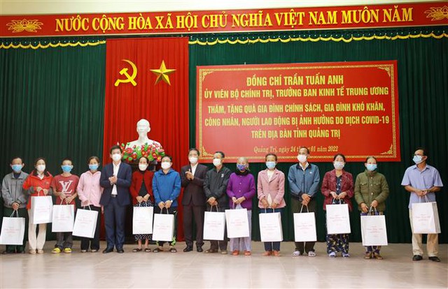 Các lãnh đạo Đảng, Nhà nước thăm chúc Tết, tặng quà nhân dân - Ảnh 2.