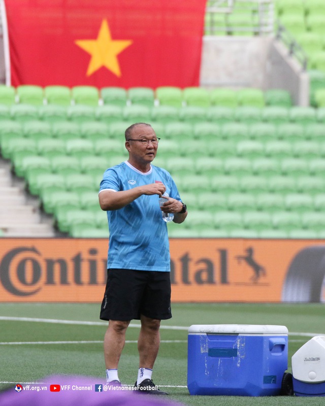 Làm quen sân chính, ĐT Việt Nam sẵn sàng cho trận gặp ĐT Australia - Ảnh 1.