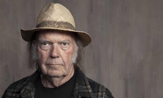 Neil Young xóa nhạc khỏi Spotify để phản đối Podcast của Joe Rogan - Ảnh 1.