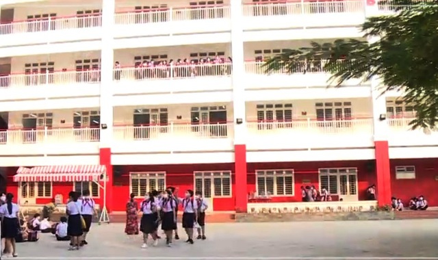 Gần 700.000 học sinh tại TP Hồ Chí Minh quay lại trường học - Ảnh 2.