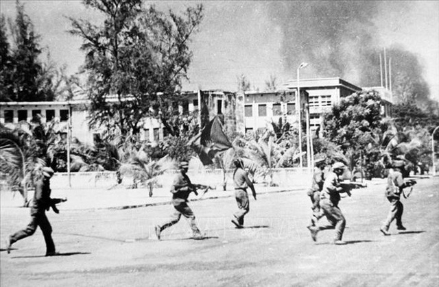 Kỷ niệm 43 năm chiến thắng chiến tranh bảo vệ biên giới Tây Nam và cùng quân dân Campuchia lật đổ Pol Pot - Ảnh 1.