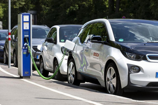 Na Uy: Ô tô điện chiếm gần 2/3 doanh số bán xe mới trong năm 2021 - Ảnh 1.