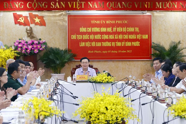 Chủ tịch Quốc hội Vương Đình Huệ: Bình Phước cần chủ động đón làn sóng đầu tư mới - Ảnh 2.