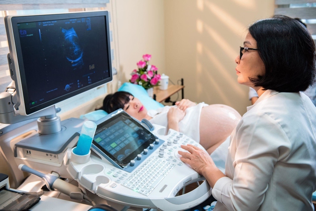 Kỹ thuật hiện đại phát hiện sớm bất thường của thai nhi - Ảnh 1.