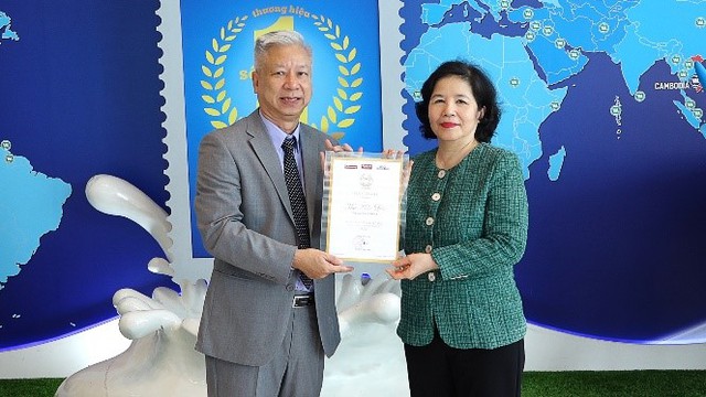 Vinamilk và CEO Mai Kiều Liên được vinh danh trong chương trình Thương hiệu mạnh Việt Nam 2022 - Ảnh 1.