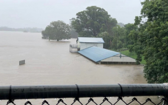 Người dân Thái Lan và Australia hứng chịu đợt lũ lụt nghiêm trọng - Ảnh 1.