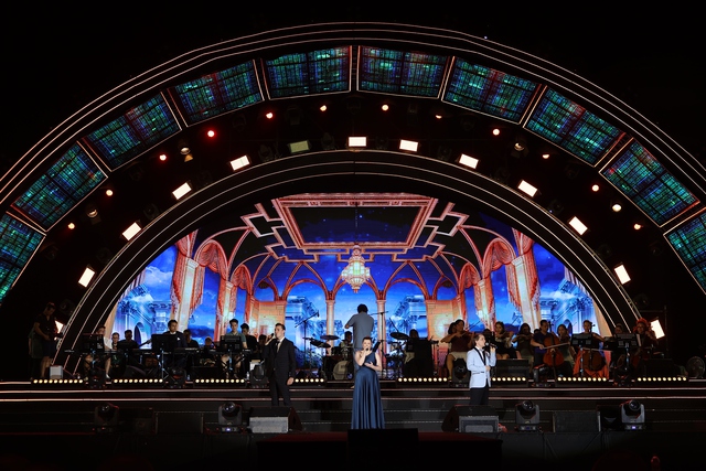 Gala Sao Mai: Đêm diễn đầu tiên của các thí sinh Sao Mai 2022 trong vai trò ca sĩ - Ảnh 3.