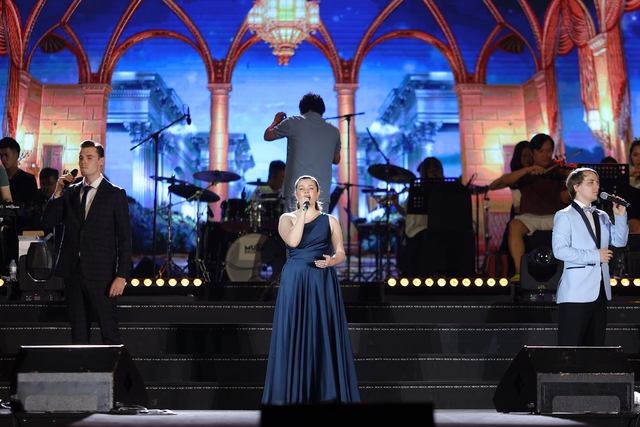 Gala Sao Mai: Đêm diễn đầu tiên của các thí sinh Sao Mai 2022 trong vai trò ca sĩ - Ảnh 4.