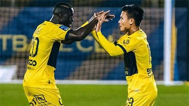Quang Hải vào sân thi đấu 8 phút, Pau FC thắng lợi 2-0 - Ảnh 1.