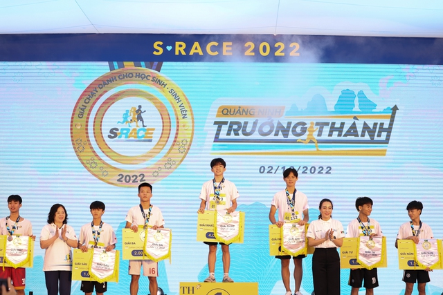 Hơn 4.000 học sinh, sinh viên, giáo viên tham gia giải chạy S-Race Quảng Ninh 2022 - Ảnh 4.