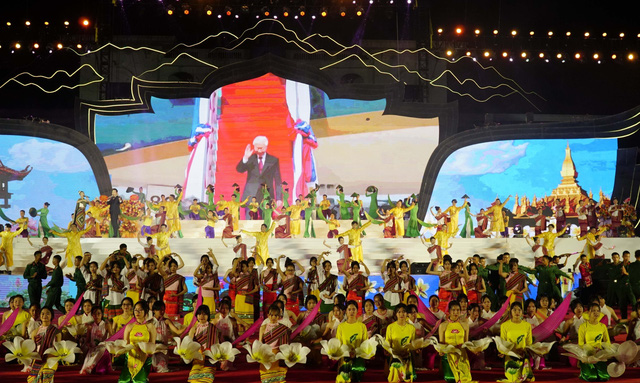 Ngày hội giao lưu văn hóa, thể thao và du lịch vùng biên giới Việt Nam - Lào - Ảnh 2.