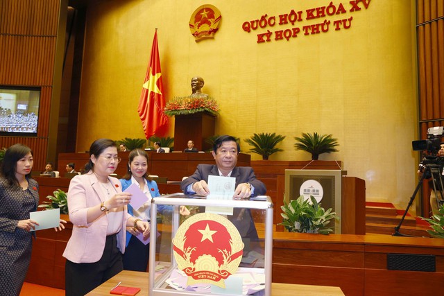 Phê chuẩn miễn nhiệm Bộ trưởng Bộ Giao thông vận tải đối với ông Nguyễn Văn Thể - Ảnh 1.