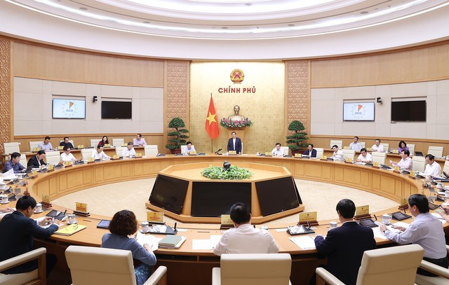 Thủ tướng Phạm Minh Chính: Phản ứng chính sách phải kịp thời, chính xác, hiệu quả hơn nữa - Ảnh 3.
