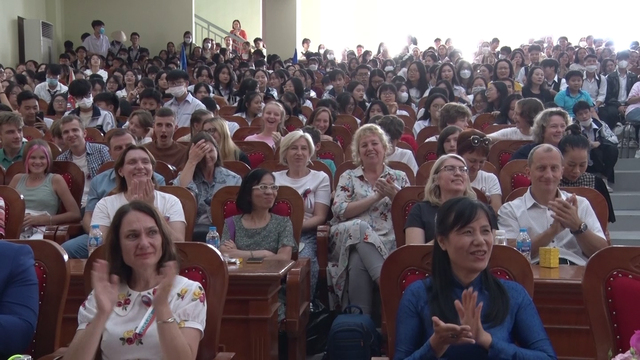 Festival văn hóa Đa sắc màu Việt – Nga 2022 thu hút hơn 1.000 học sinh, sinh viên - Ảnh 3.