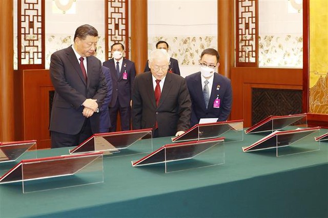 Việt Nam và Trung Quốc ký kết các văn bản hợp tác - Ảnh 1.