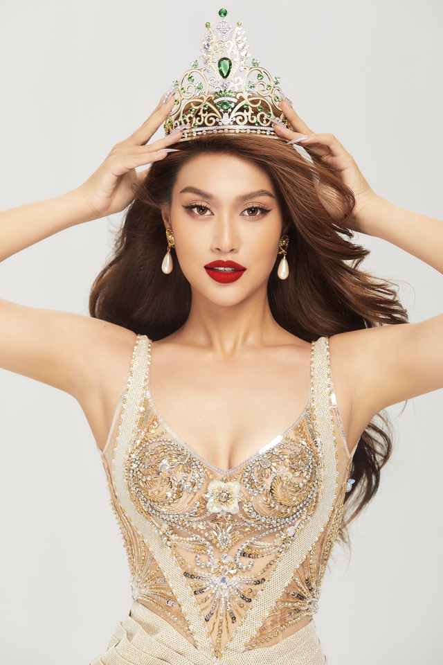 Nhan sắc tân Hoa hậu Thiên Ân trước ngày đi thi Miss Grand International 2022 - Ảnh 1.