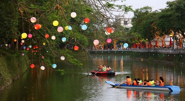 Tuyến phố đi bộ Thành cổ Sơn Tây thu hút 250.000 lượt khách tham quan sau 4 tháng hoạt động - Ảnh 2.