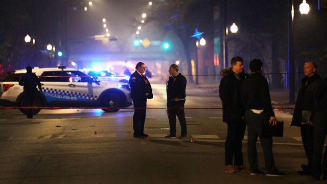 Ít nhất 14 người bị thương trong vụ xả súng ở Chicago dịp Halloween - Ảnh 1.