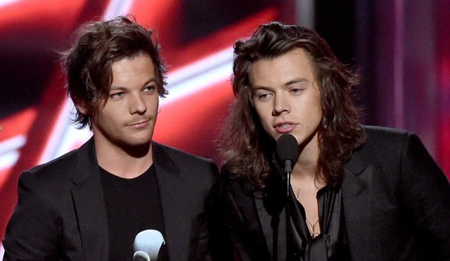 one-directions-louis-tomlinson-and-harry-styles-by-ethan-miller-c-1668157881078846528455.jpg