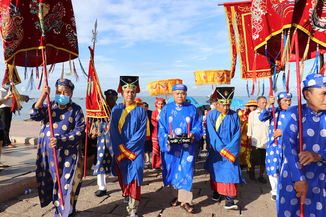 Đề xuất lễ hội Dinh Cô Long Hải và Nghinh Ông Thắng Tam là Di sản văn hóa phi vật thể - Ảnh 2.