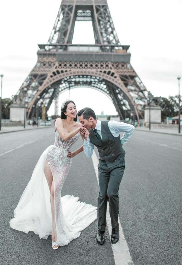 Một bức ảnh cưới có thể kể cho chúng ta câu chuyện về tình yêu và hạnh phúc của hai người. Những khoảnh khắc đặc biệt sẽ khiến bạn cảm thấy xúc động và choáng ngợp. Hãy cùng tham gia vào hành trình tìm kiếm bức ảnh cưới đẹp nhất của bạn.