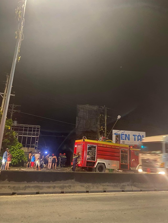 Tây Ninh: Điều tra nguyên nhân vụ cháy quán karaoke Happy - Ảnh 3.