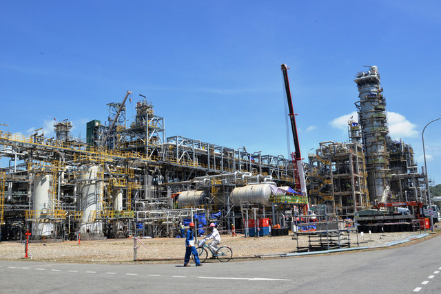 Nhà máy lọc dầu Dung Quất tăng công suất đảm bảo cung ứng xăng dầu - Ảnh 1.