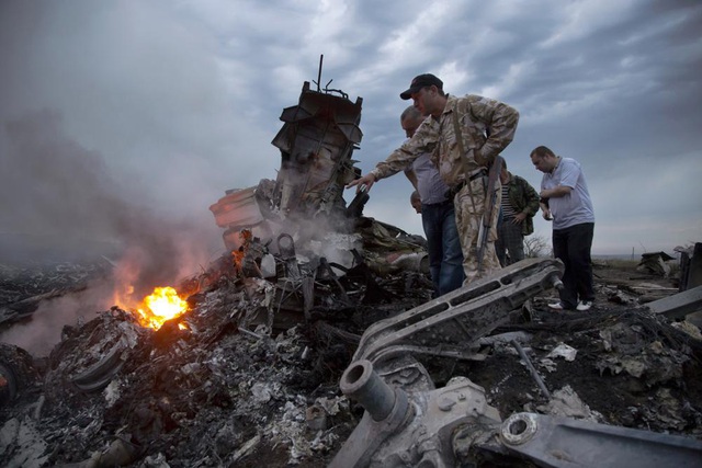 Ba người bị kết tội sát hại 298 người trong vụ bắn rơi máy bay MH17 năm 2014 - Ảnh 1.