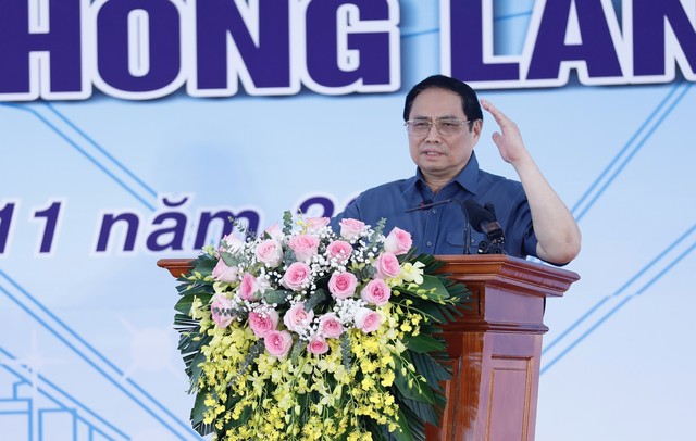 Thủ tướng Phạm Minh Chính dự lễ phát động thi đua đẩy mạnh phát triển hạ tầng đồng bộ, hiện đại, chống lãng phí - Ảnh 2.