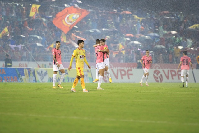 Hạ màn V.League 1-2022: Topenland Bình Định nhận HCĐ, Sài Gòn FC xuống hạng - Ảnh 2.